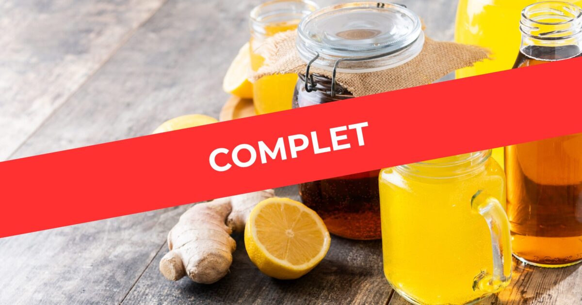 pots de kombucha en verre avec bannière rouge complet pour indiquer que l'atelelier est complet