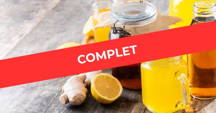 pots de kombucha en verre avec bannière rouge complet pour indiquer que l'atelelier est complet